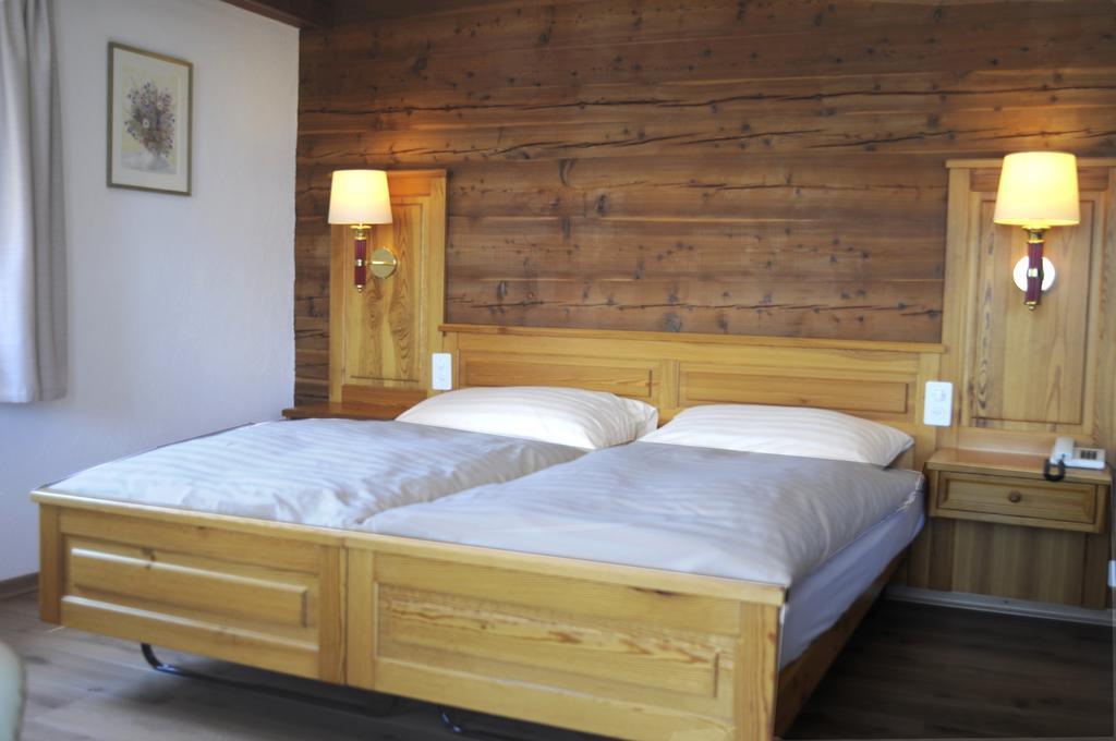 Hotel Alpenblick Zeneggen Δωμάτιο φωτογραφία