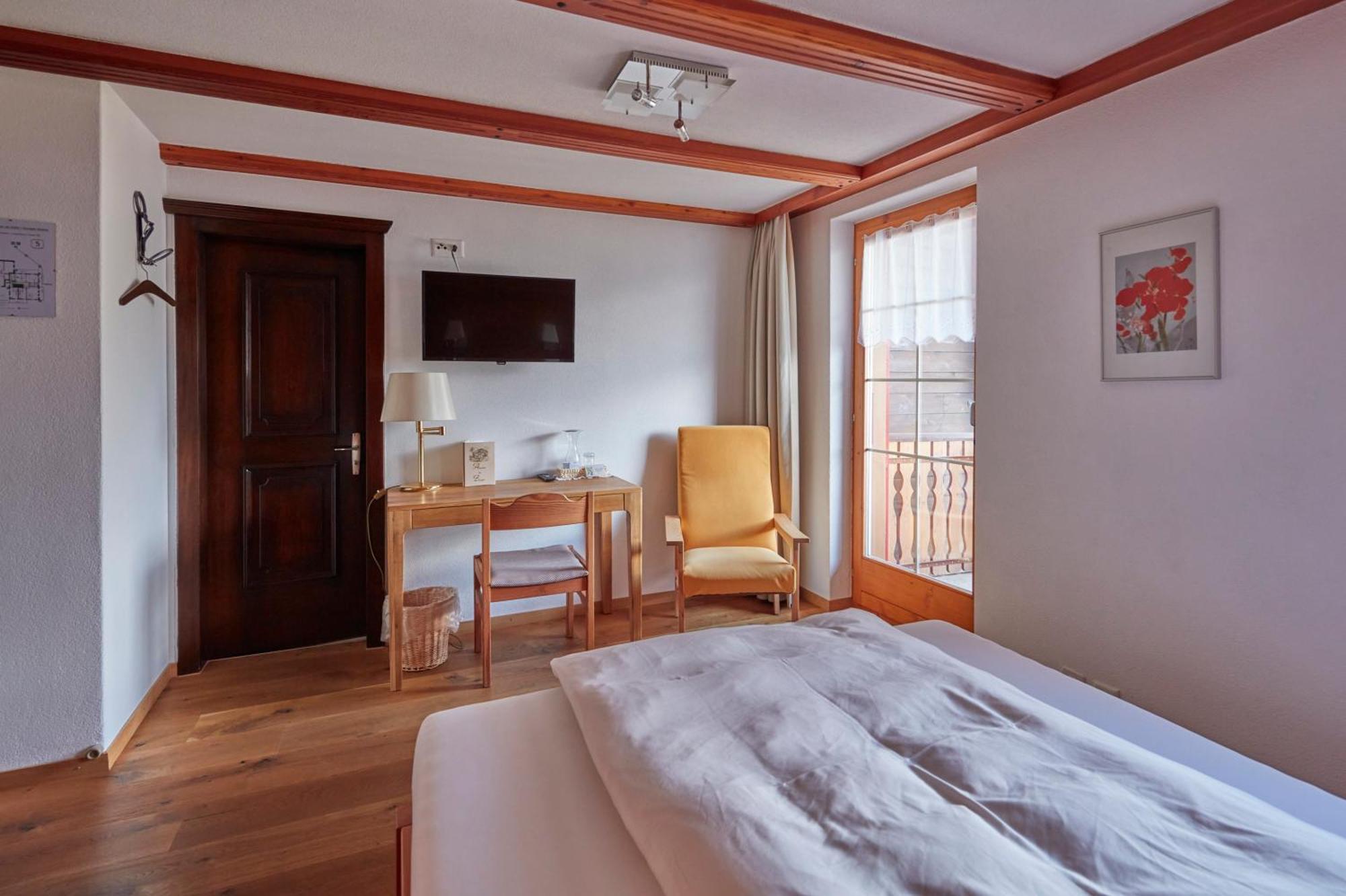 Hotel Alpenblick Zeneggen Εξωτερικό φωτογραφία