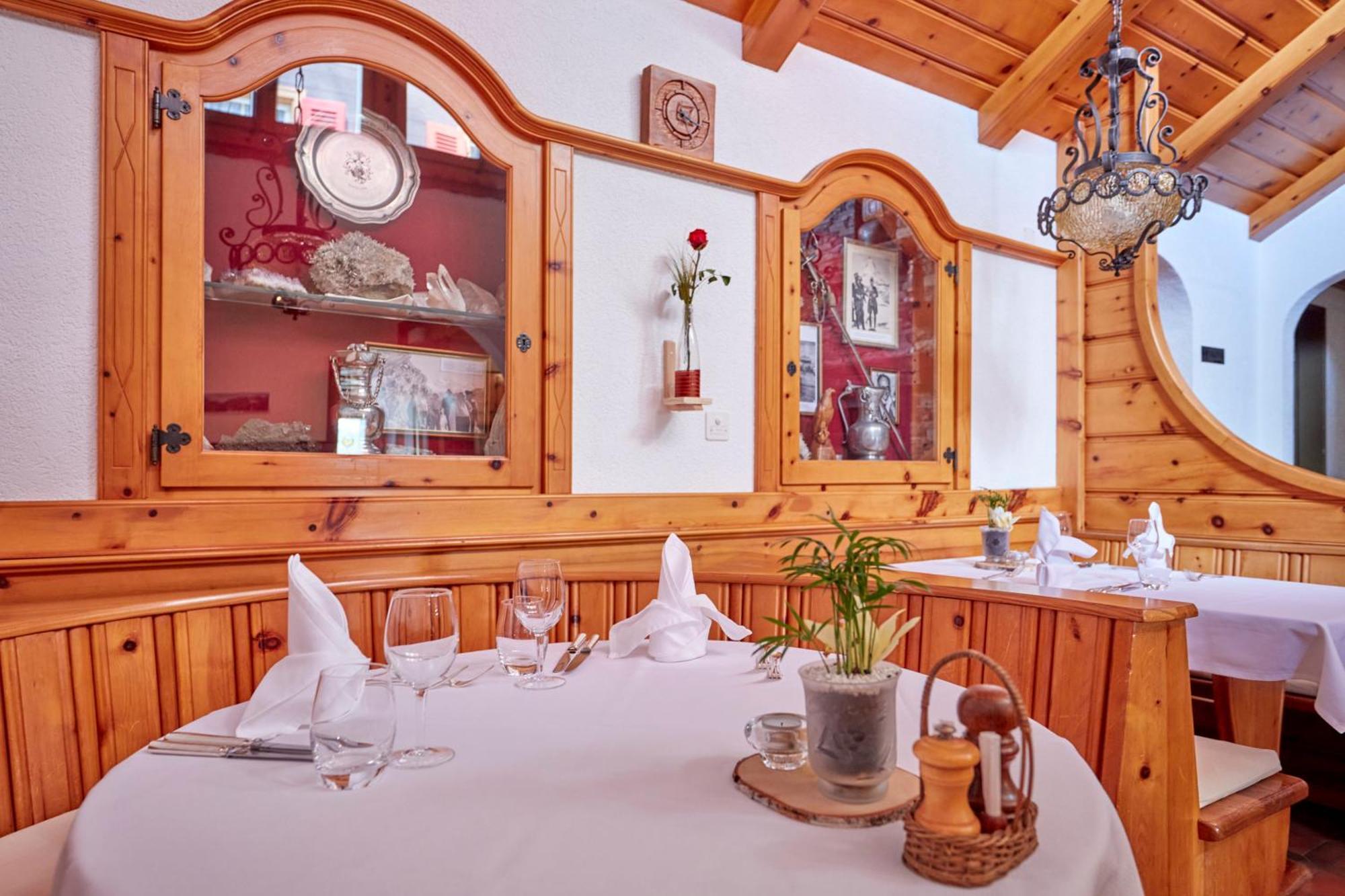 Hotel Alpenblick Zeneggen Εξωτερικό φωτογραφία
