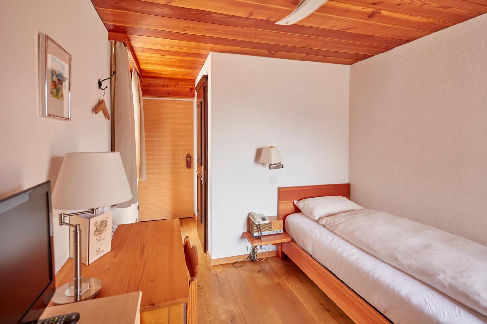 Hotel Alpenblick Zeneggen Εξωτερικό φωτογραφία