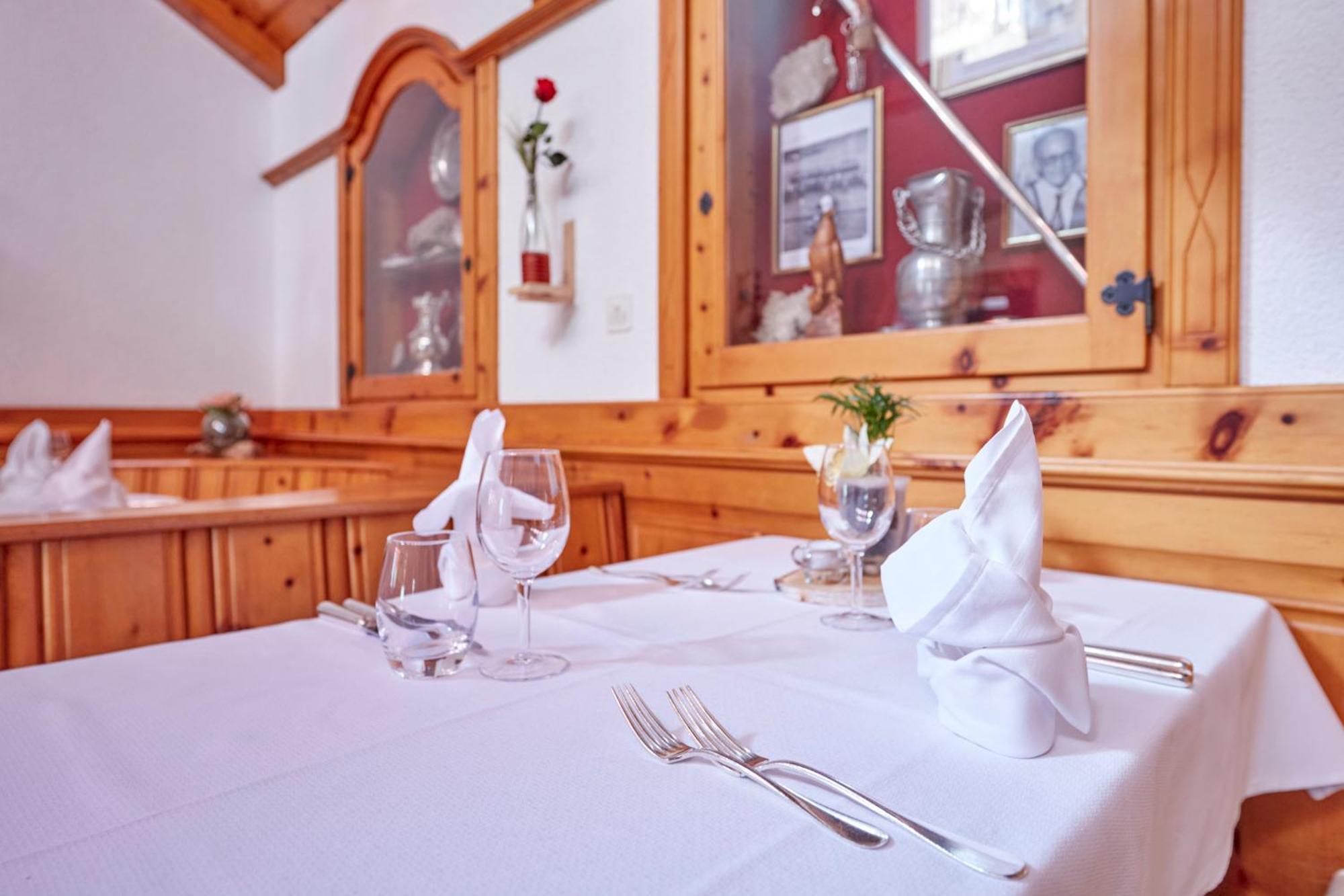 Hotel Alpenblick Zeneggen Εξωτερικό φωτογραφία