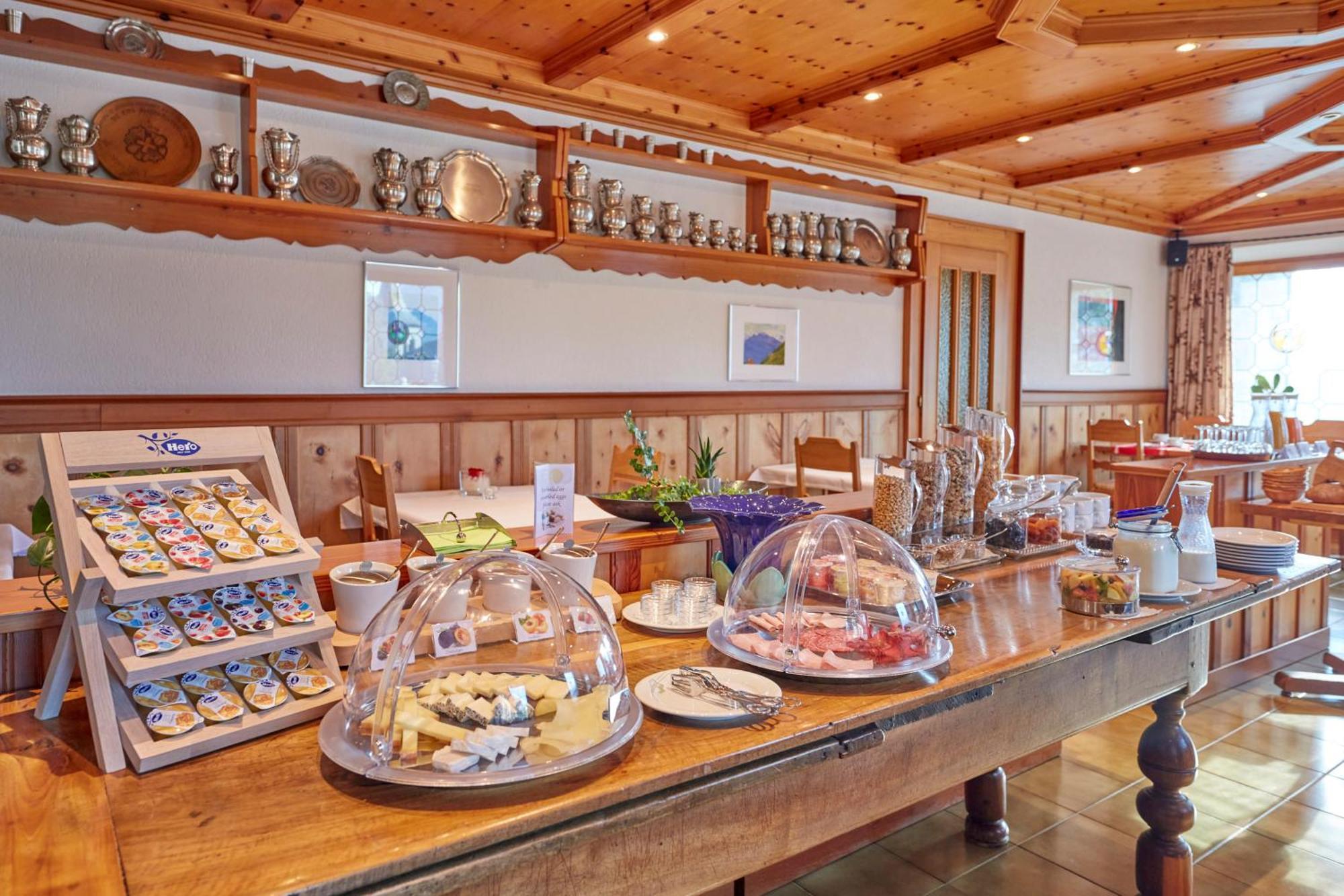 Hotel Alpenblick Zeneggen Εξωτερικό φωτογραφία