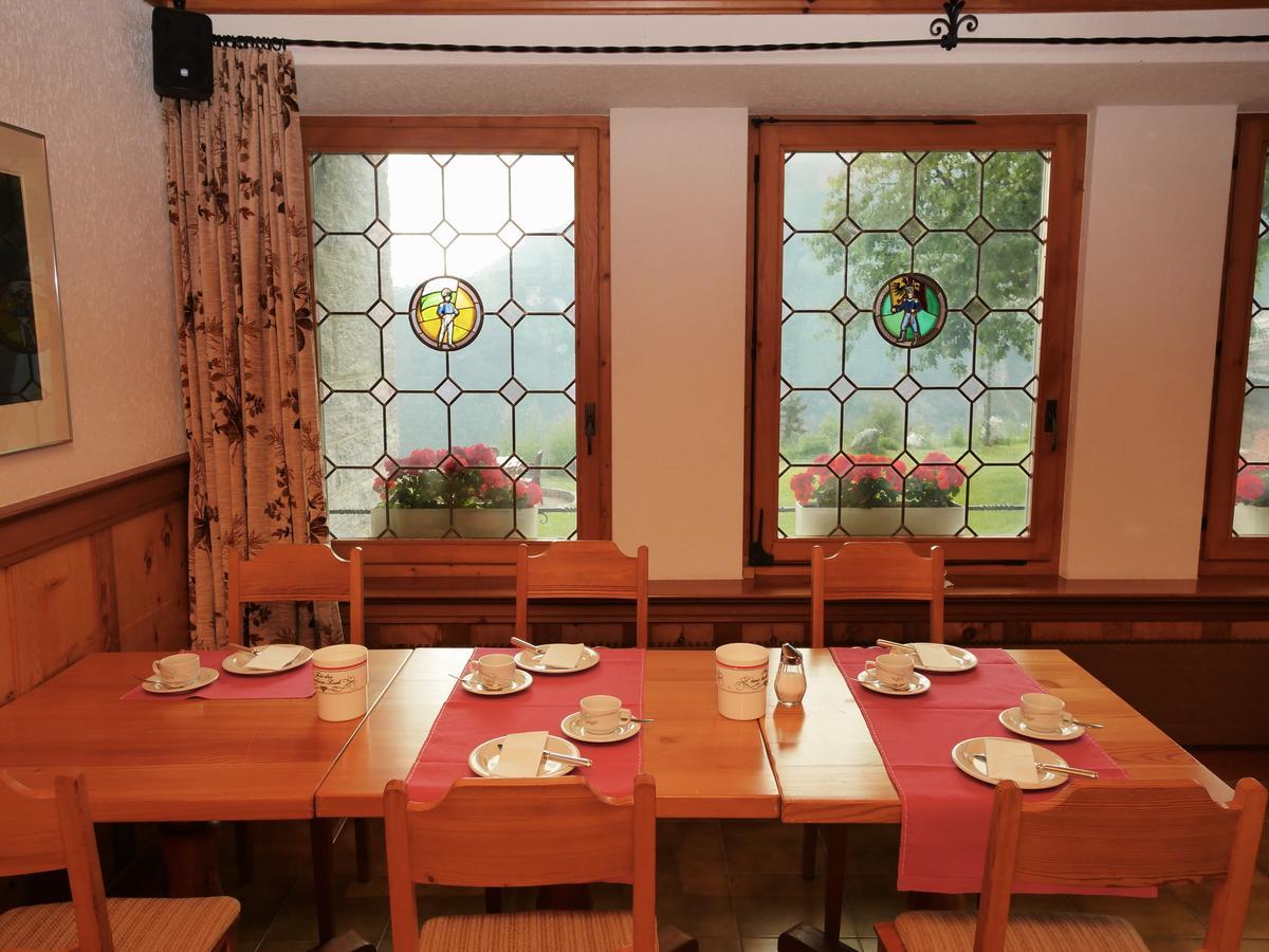 Hotel Alpenblick Zeneggen Εξωτερικό φωτογραφία