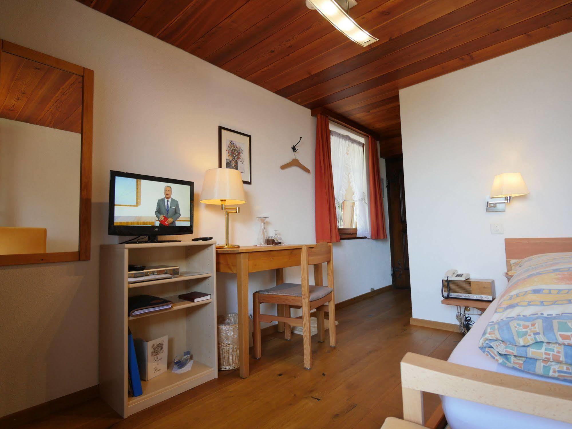 Hotel Alpenblick Zeneggen Εξωτερικό φωτογραφία